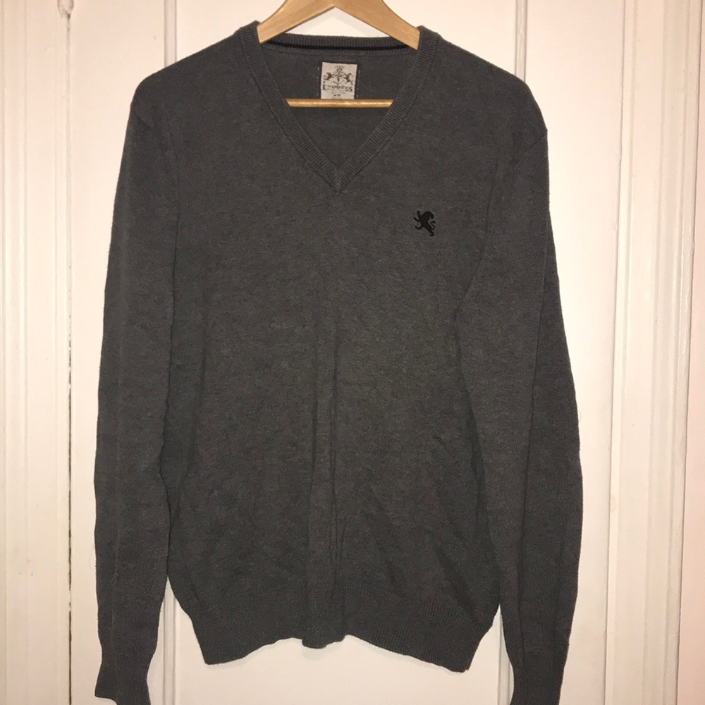 Express • V-Neck Sweater in Gray • M